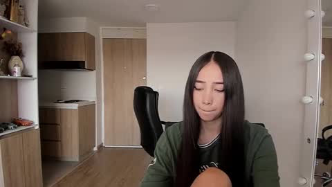 Snapshot of mikeyvioleta chatting on September 2025 06:55:01 PM VIOLETAMIKE online show from September 2025 06:55:01 PM