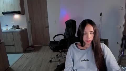 Snapshot of mikeyvioleta chatting on October 2025 05:16:02 AM VIOLETAMIKE online show from October 2025 05:16:02 AM