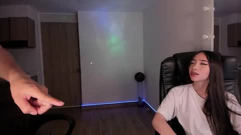 Snapshot of mikeyvioleta chatting on October 2025 01:37:01 AM VIOLETAMIKE online show from October 2025 01:37:01 AM