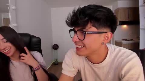 Snapshot of mikeyvioleta chatting on October 2025 06:18:01 PM VIOLETAMIKE online show from October 2025 06:18:01 PM