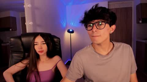 Snapshot of mikeyvioleta chatting on November 2025 12:00:01 AM VIOLETAMIKE online show from November 2025 12:00:01 AM