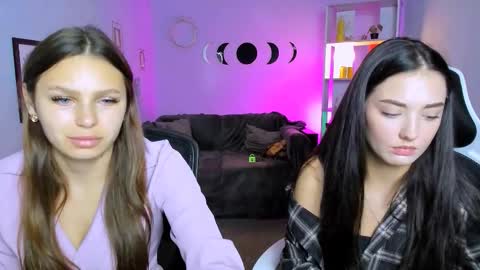 Snapshot of miki_nikki chatting on September 2025 01:55:01 PM Miki online show from September 2025 01:55:01 PM