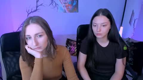 Snapshot of miki_nikki chatting on October 2025 05:41:02 AM Miki online show from October 2025 05:41:02 AM