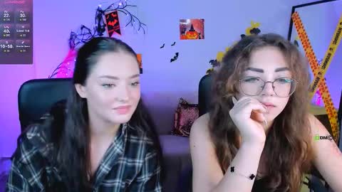 Snapshot of miki_nikki chatting on October 2025 01:15:02 PM Miki online show from October 2025 01:15:02 PM