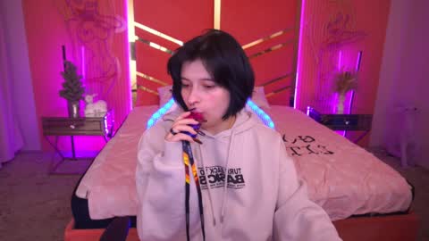 Miki online show from January 2025 09:55:02 PM