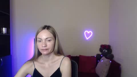 Adalina online show from May 2026 04:04:02 PM