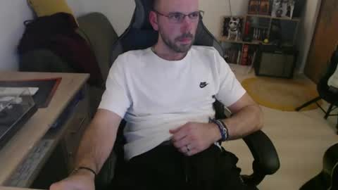 mikmik91 online show from February 2026 04:44:01 PM