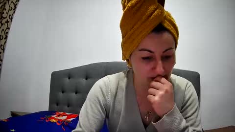 Snapshot of mikyloveu chatting on December 2024 04:39:01 PM Mikyloveu online show from December 2024 04:39:01 PM