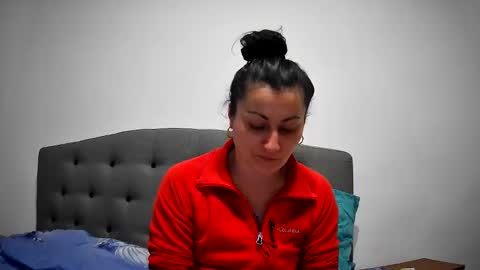 Snapshot of mikyloveu chatting on February 2025 03:53:01 PM Mikyloveu online show from February 2025 03:53:01 PM