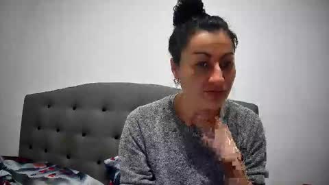 Snapshot of mikyloveu chatting on January 2026 03:28:02 PM Mikyloveu online show from January 2026 03:28:02 PM