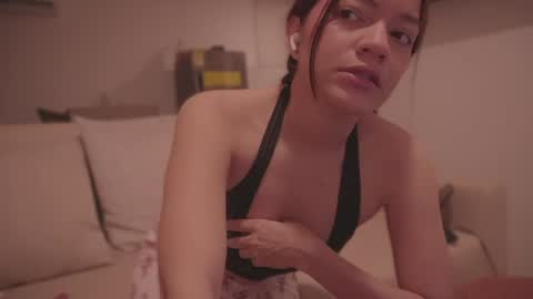 mila_1 online show from October 2025 06:52:02 AM