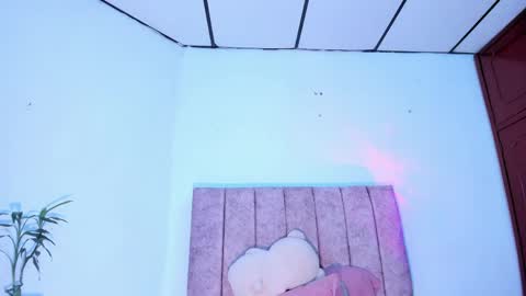 mila_1wood online show from May 2026 12:32:02 PM