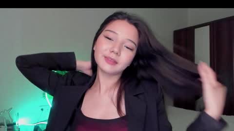 mila_dance_ online show from February 2026 12:56:02 PM