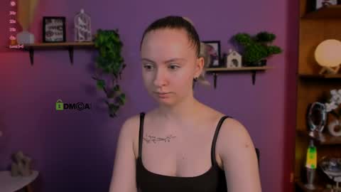 mila_glow online show from April 2026 11:43:01 AM