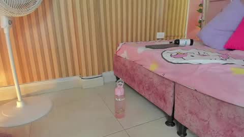 mila_grace_ online show from May 2026 06:38:01 PM