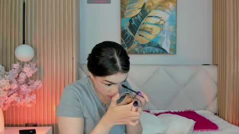 mila_hank online show from April 2026 12:18:02 PM
