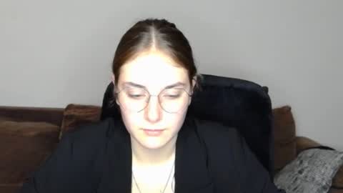 mila_keyy online show from November 2025 09:07:01 PM