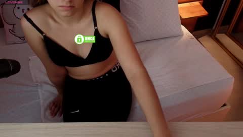 Snapshot of mila_kiitty chatting on February 2025 03:48:01 AM Milena online show from February 2025 03:48:01 AM