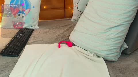 Snapshot of mila_kiitty chatting on March 2025 09:18:02 AM Milena online show from March 2025 09:18:02 AM