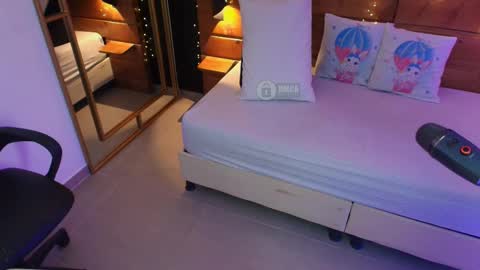 Snapshot of mila_kiitty chatting on September 2025 11:10:02 AM Milena online show from September 2025 11:10:02 AM