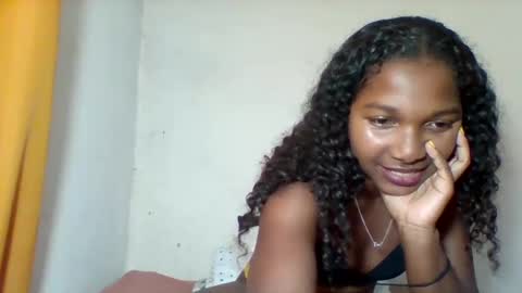 mila_lunah online show from March 2026 01:00:02 PM