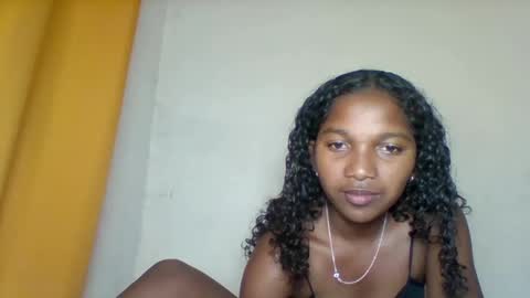 mila_lunah online show from April 2026 02:50:01 PM