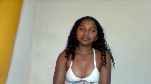 mila_lunah online show from April 2026 06:27:01 PM
