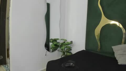 Snapshot of mila_petiteasm chatting on June 2026 12:33:01 PM mila_petiteasm online show from June 2026 12:33:01 PM