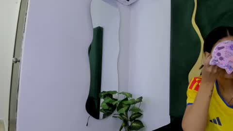 Snapshot of mila_petiteasm chatting on July 2026 12:33:01 PM mila_petiteasm online show from July 2026 12:33:01 PM