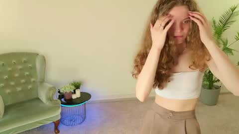 Snapshot of mila_stain chatting on May 2026 07:48:01 AM Mila online show from May 2026 07:48:01 AM