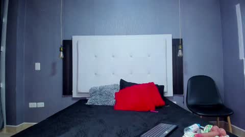          online show from January 2025 05:11:02 PM