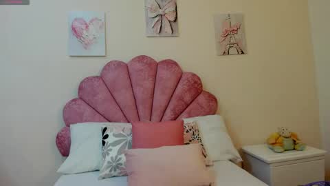 mila online show from May 2026 11:18:02 AM