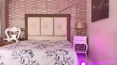 miladiosa online show from May 2026 11:39:01 AM