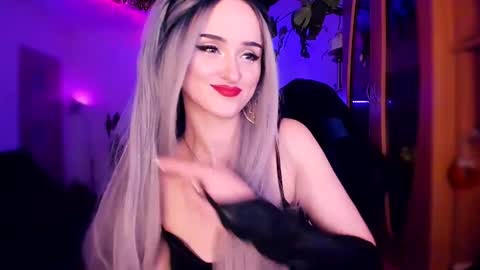 Snapshot of miladyjolie chatting on January 2025 12:27:02 AM MiladyJolie online show from January 2025 12:27:02 AM