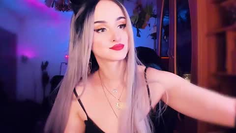 Snapshot of miladyjolie chatting on February 2025 02:29:02 AM MiladyJolie online show from February 2025 02:29:02 AM