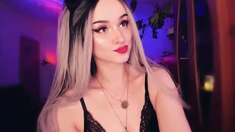 Snapshot of miladyjolie chatting on February 2025 04:44:02 AM MiladyJolie online show from February 2025 04:44:02 AM