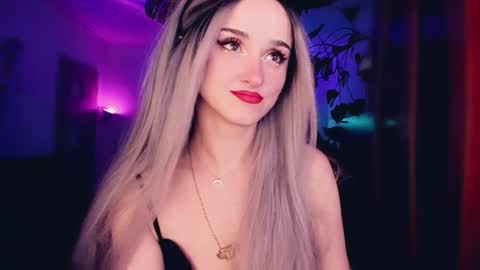 Snapshot of miladyjolie chatting on October 2025 06:14:01 AM MiladyJolie online show from October 2025 06:14:01 AM