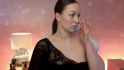Mila Fleur online show from May 2026 02:12:01 PM