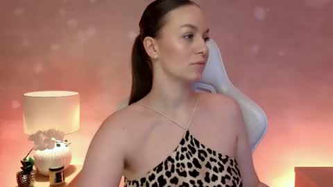 Mila Fleur online show from July 2026 03:05:01 PM