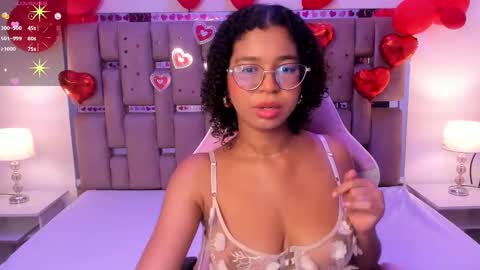 Snapshot of milahall__ chatting on February 2025 03:44:02 AM Milenna online show from February 2025 03:44:02 AM