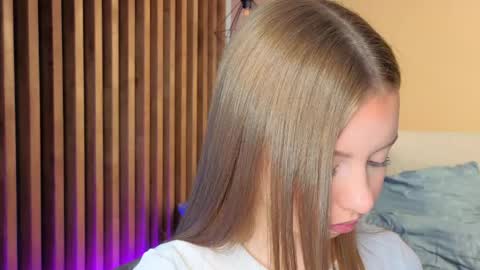 Mila online show from May 2026 03:08:02 PM