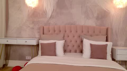 milaleoneli online show from February 2026 04:25:01 PM