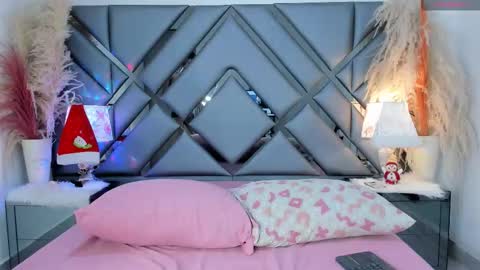 milan_lewiss online show from December 2025 12:47:02 PM
