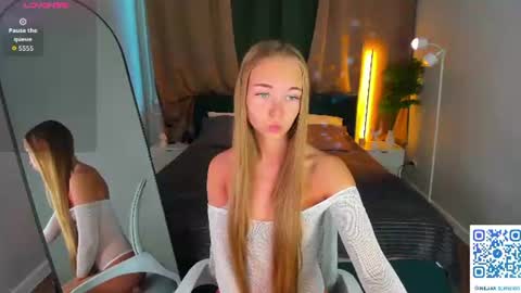 Milana online show from June 2026 01:06:02 AM