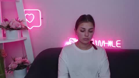 Snapshot of milanaangelas chatting on January 2025 10:25:02 AM milanaangelas online show from January 2025 10:25:02 AM