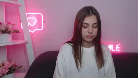 Snapshot of milanaangelas chatting on February 2025 05:49:02 AM milanaangelas online show from February 2025 05:49:02 AM