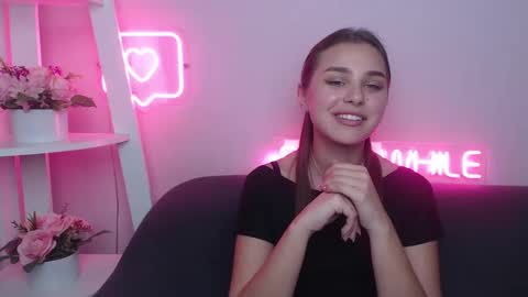 Snapshot of milanaangelas chatting on February 2025 05:58:01 PM milanaangelas online show from February 2025 05:58:01 PM