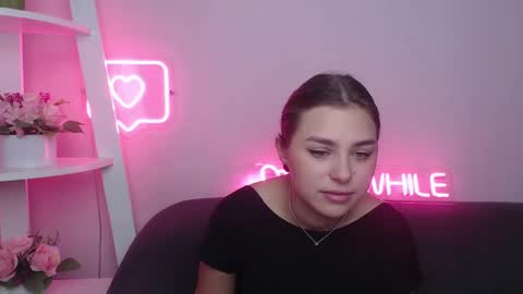 Snapshot of milanaangelas chatting on February 2025 05:40:01 AM milanaangelas online show from February 2025 05:40:01 AM