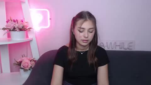 Snapshot of milanaangelas chatting on March 2025 05:42:02 AM milanaangelas online show from March 2025 05:42:02 AM