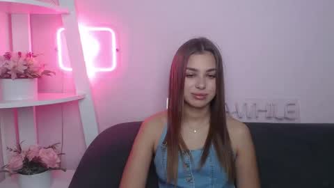 Snapshot of milanaangelas chatting on November 2025 05:42:02 AM milanaangelas online show from November 2025 05:42:02 AM